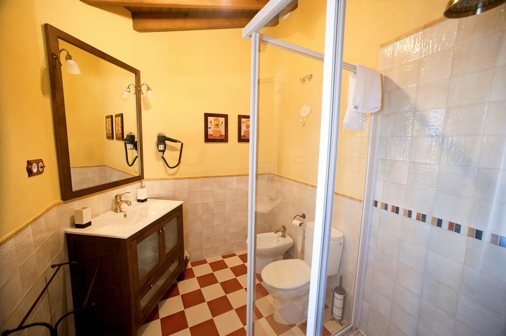 Casa Rural Arbequina-Piscina Natural A 100 Metros Casas del Monte Bilik gambar